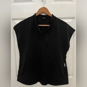PRE-OWNED NIAA HINN WOMEN'S SHORT SLEEVE SCRUB TOP- BLACK- SMALL